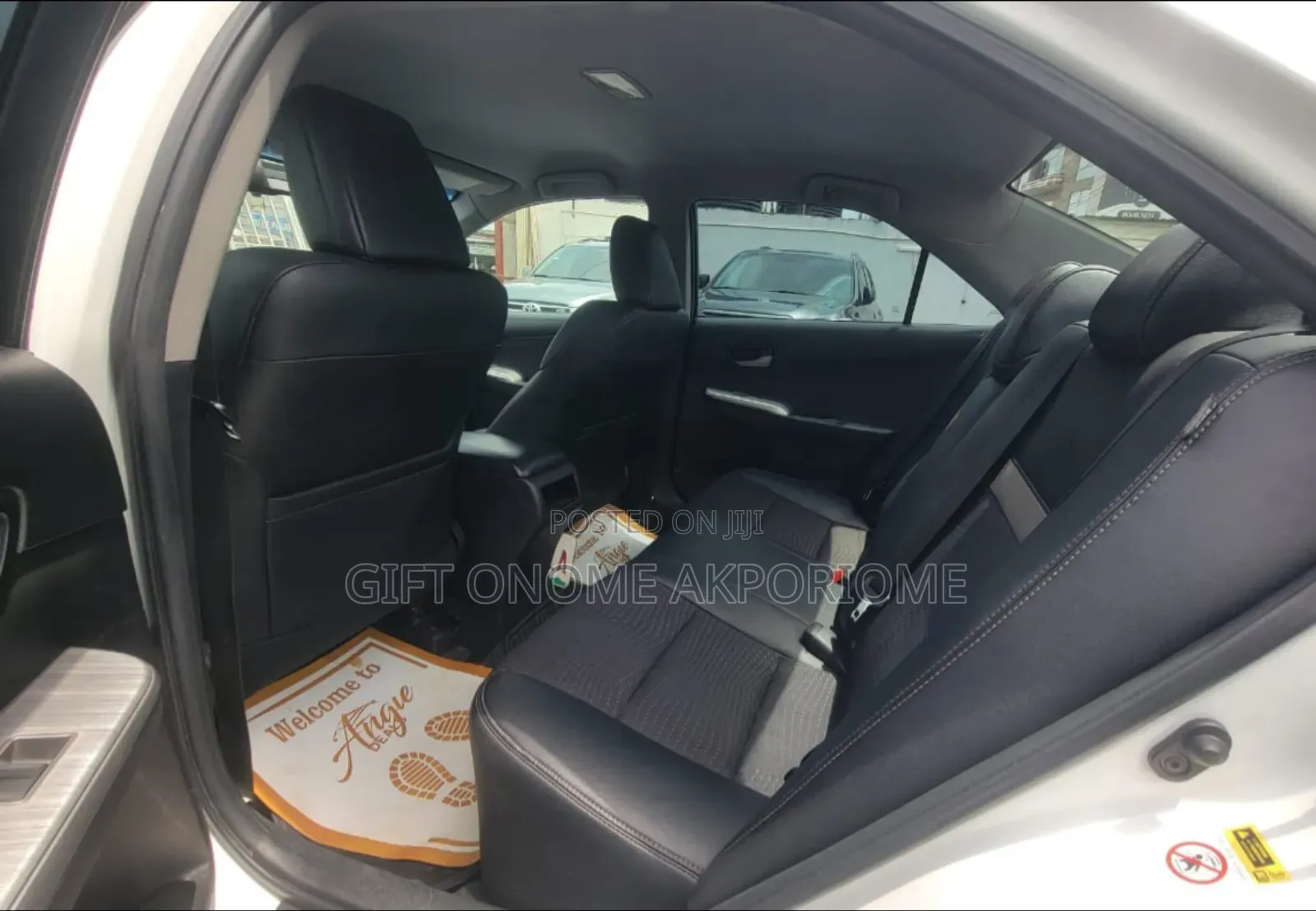 Toyota Camry SE 4dr Sedan (2.5L 4cyl 6A) 2012 White