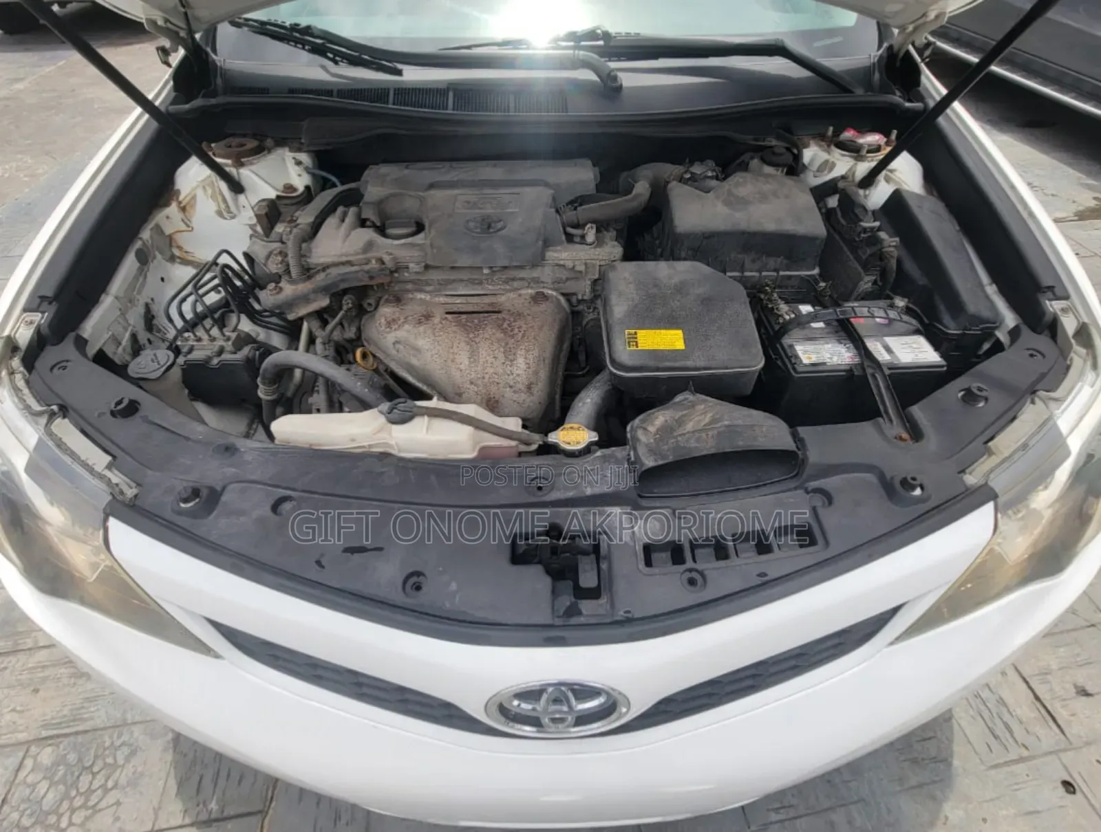 Toyota Camry SE 4dr Sedan (2.5L 4cyl 6A) 2012 White