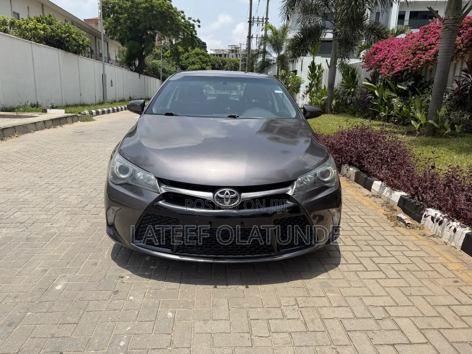 Toyota Camry SE 4dr Sedan (2.5L 4cyl 6A) 2015 Gray