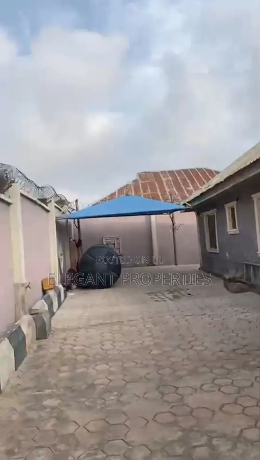 3bdrm Bungalow in Cele Junction Owode, Osogbo for sale