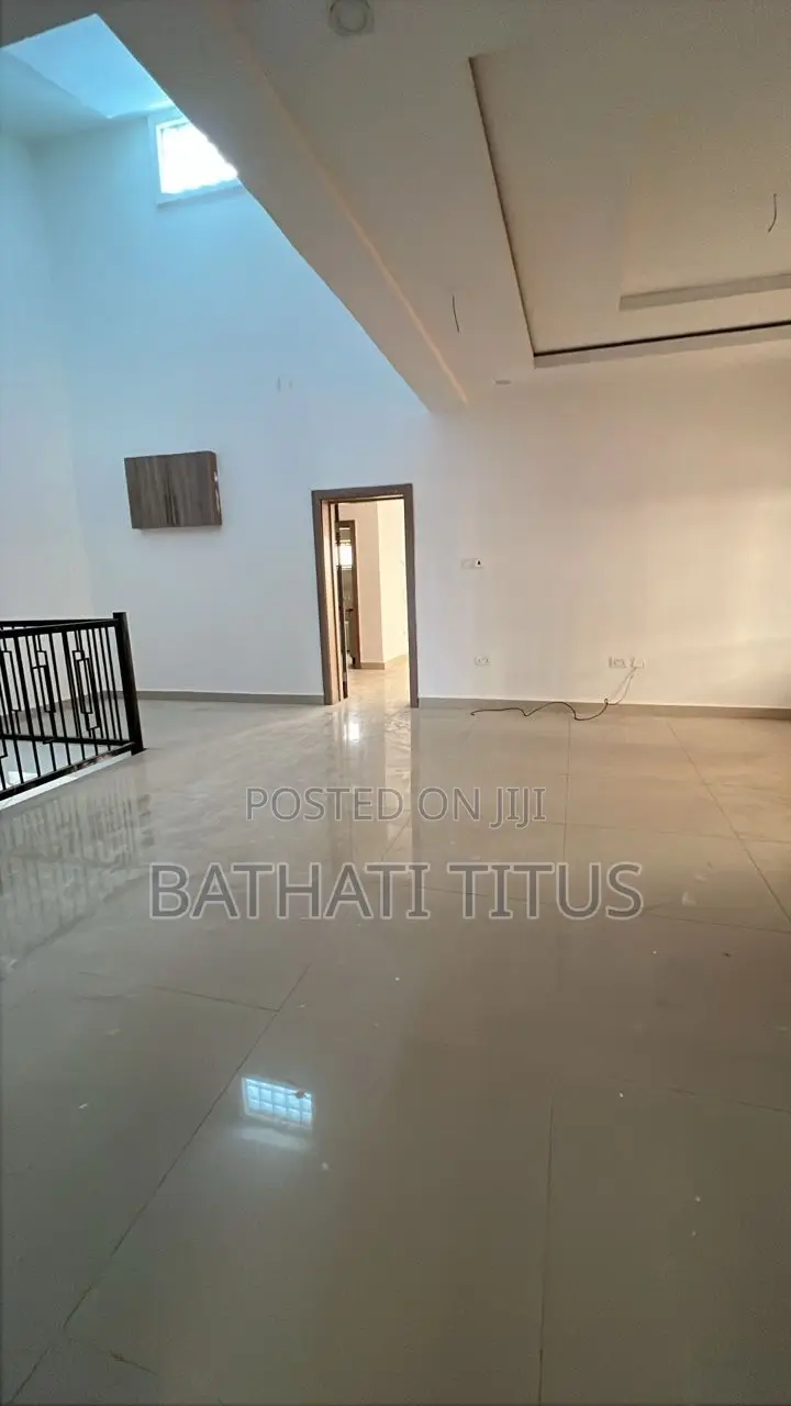 4bdrm Duplex in Life Camp for rent