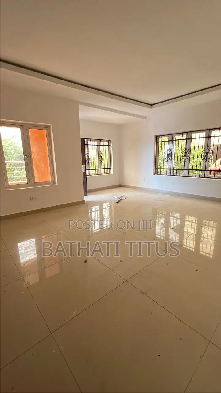 4bdrm Duplex in Life Camp for rent