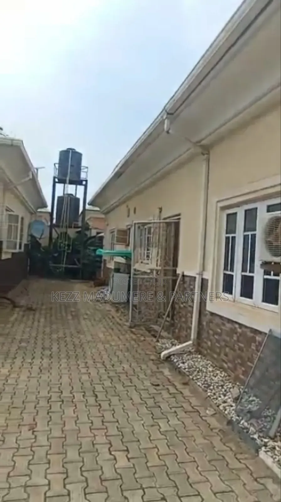 4bdrm Bungalow in Galadimawa Abuja Fct for sale