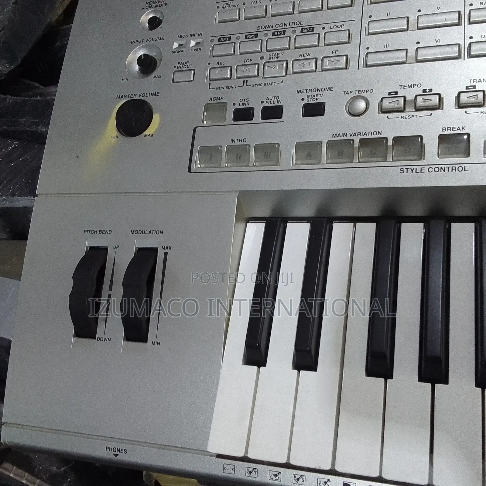 Yamaha Tyros 1 Arranger Keyboard – Clean Powerful Sound