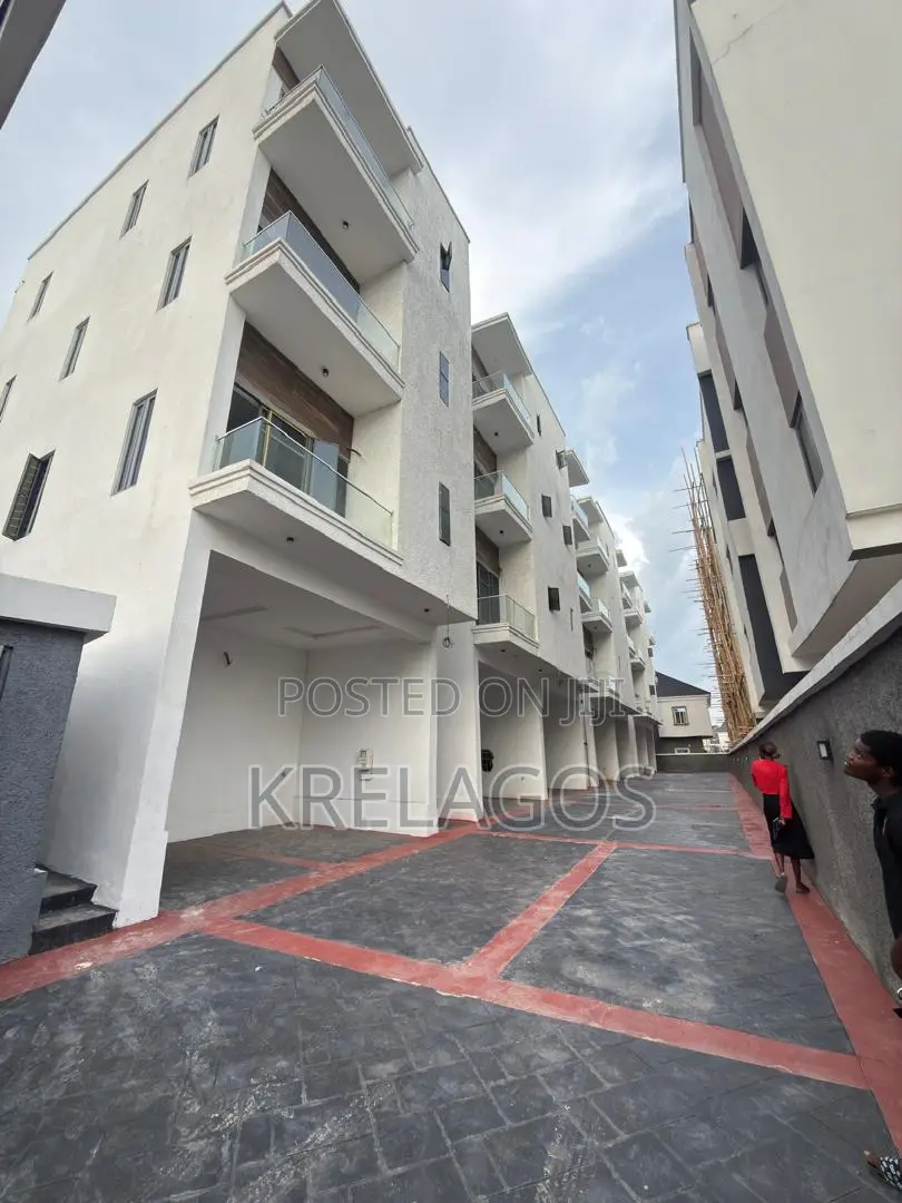 5bdrm Duplex in Chevron for rent