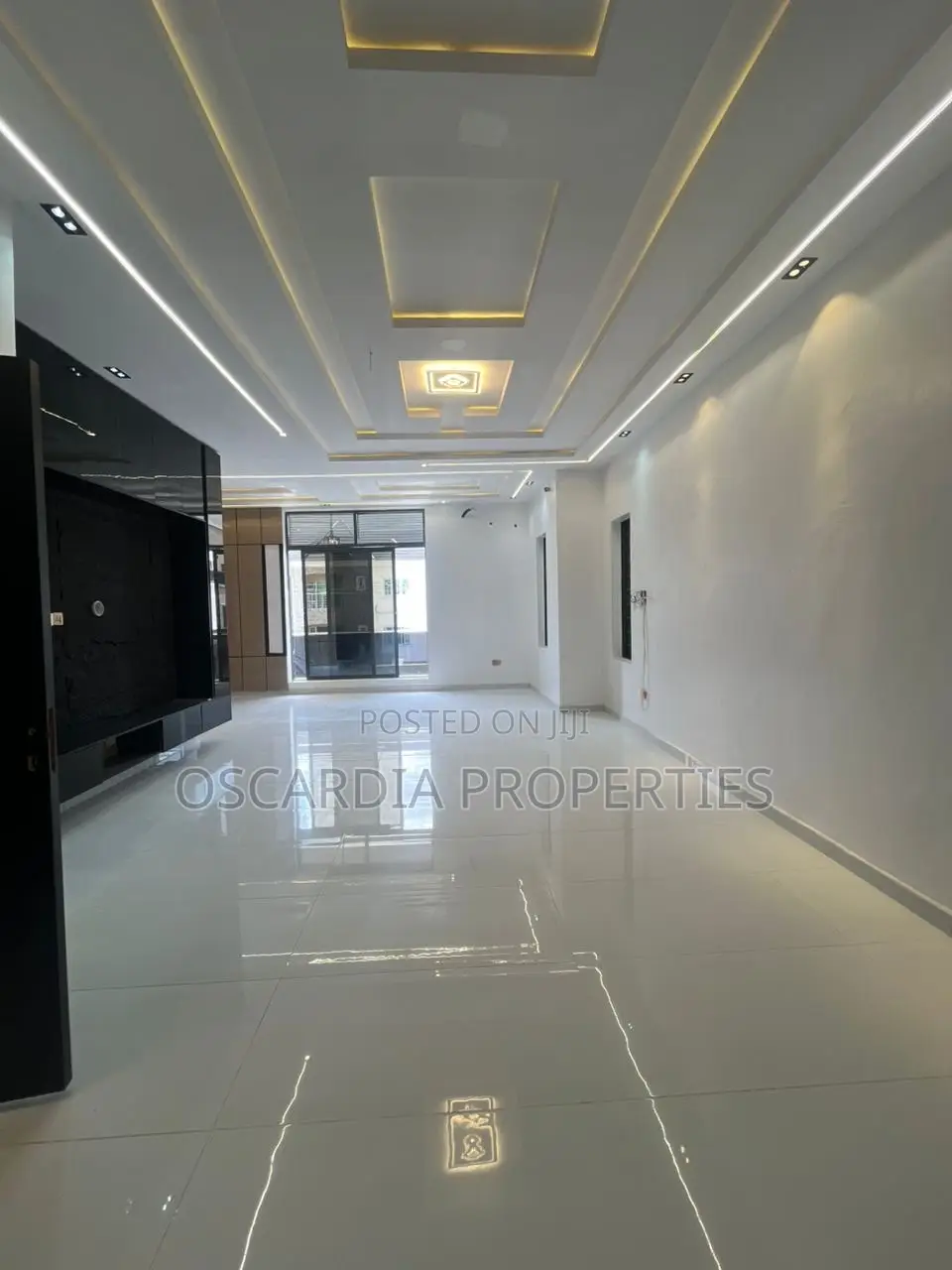 5bdrm Duplex in Sangotedo for sale