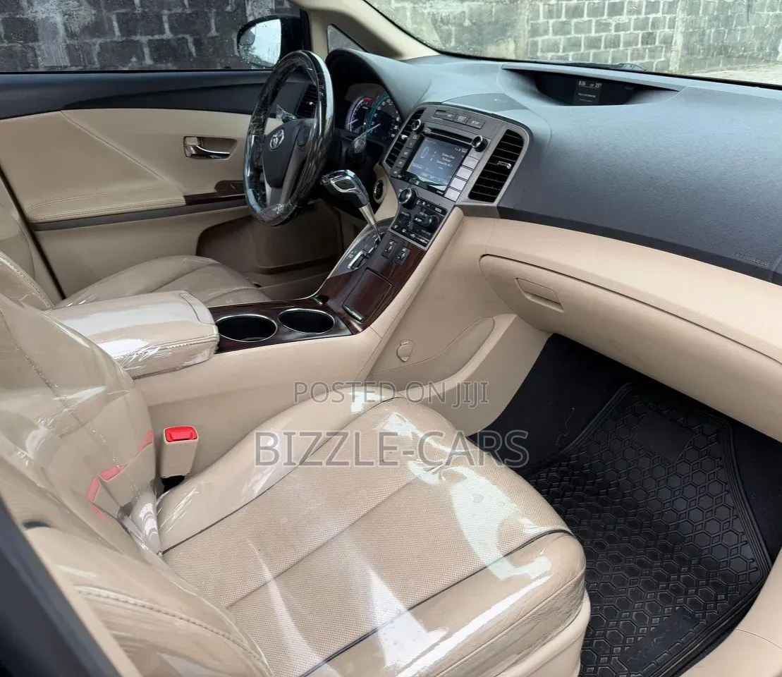 Toyota Venza Limited 2016 Black