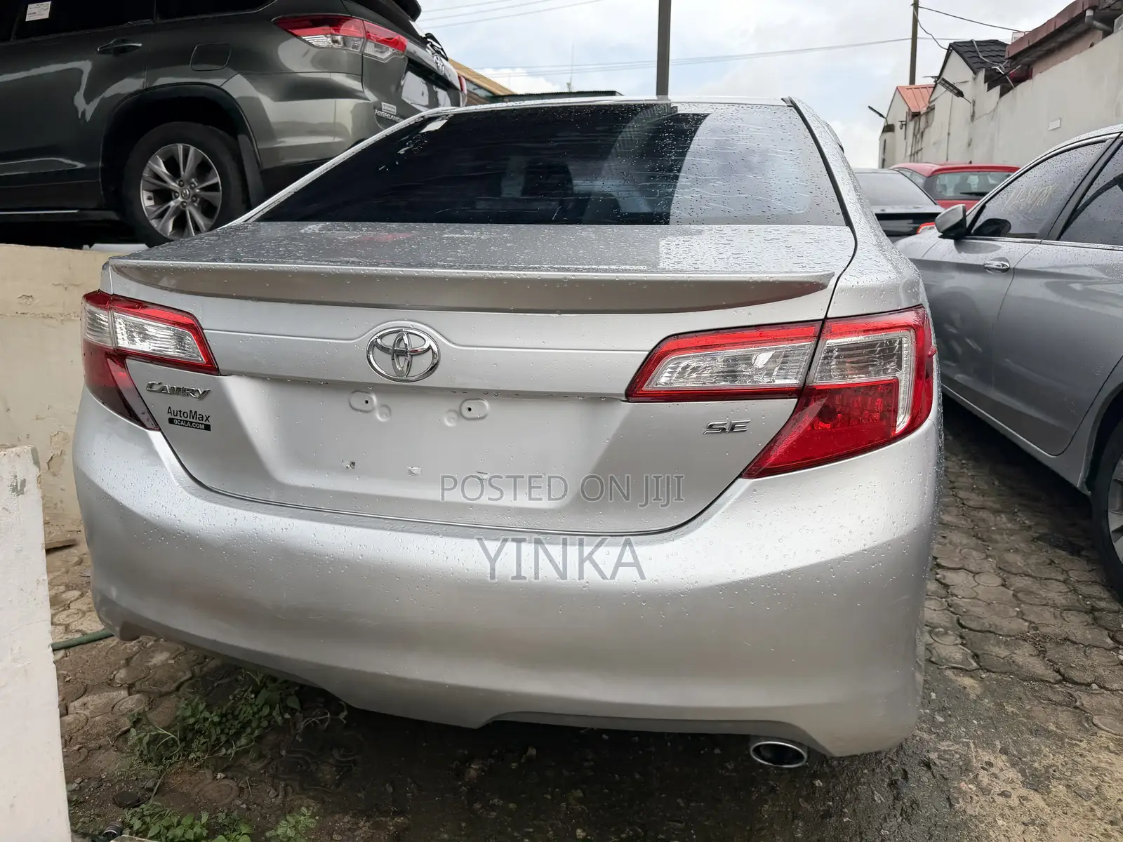 Toyota Camry XLE 4dr Sedan (2.5L 4cyl 6A) 2012 Silver