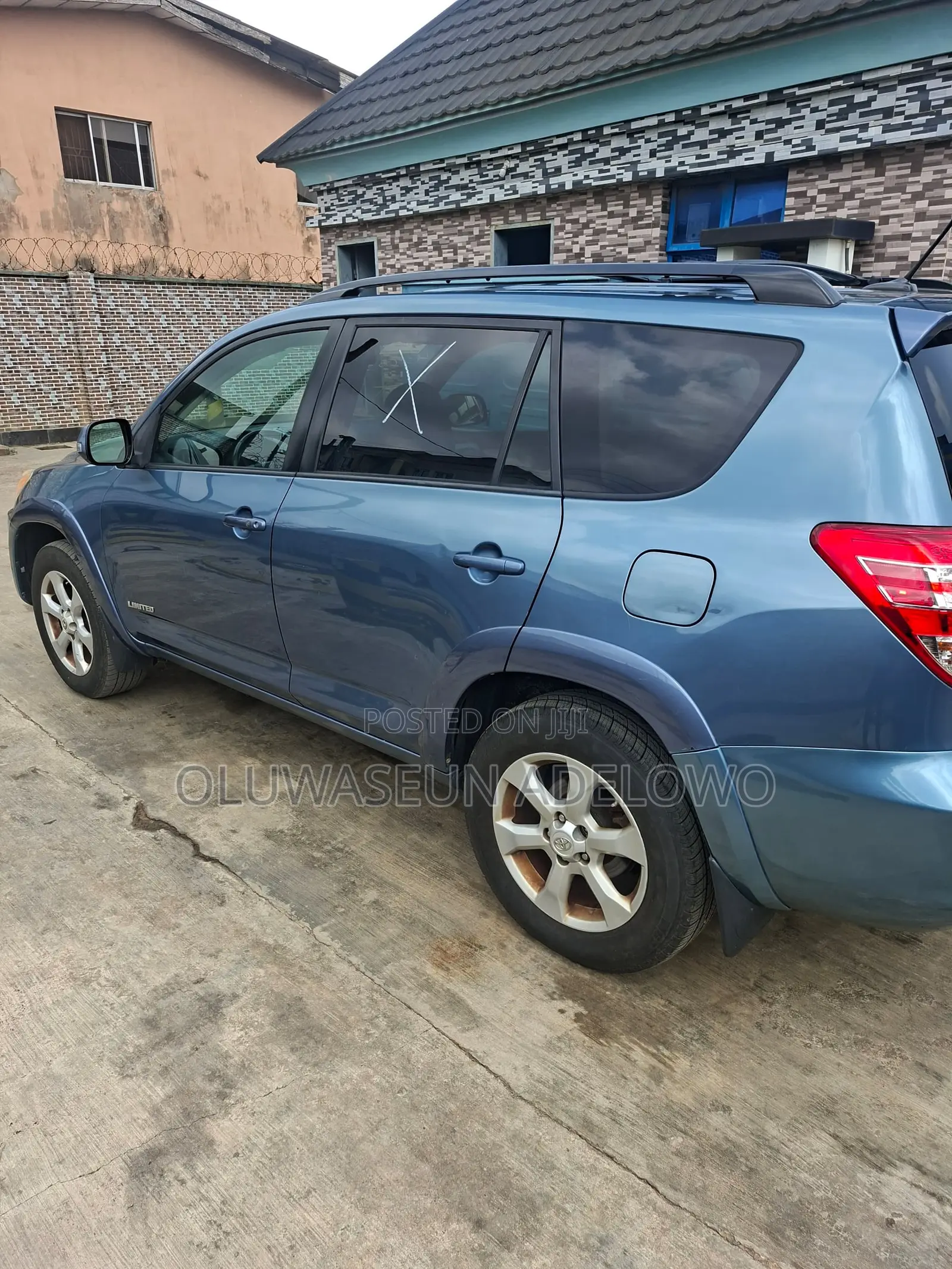 Toyota RAV4 Limited 2011 Blue