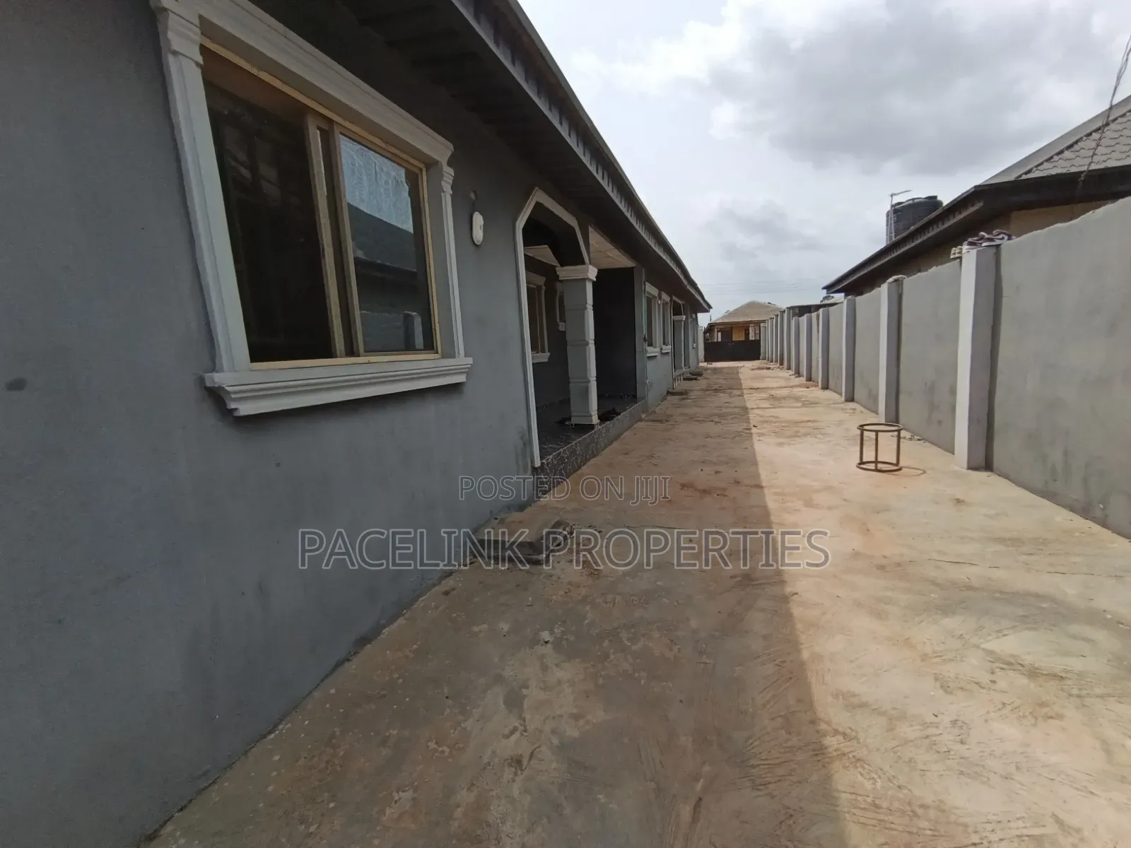 A Very Standard 3 No's of 2 Bedroom Flat All Rooms Ensuit Big Sitting