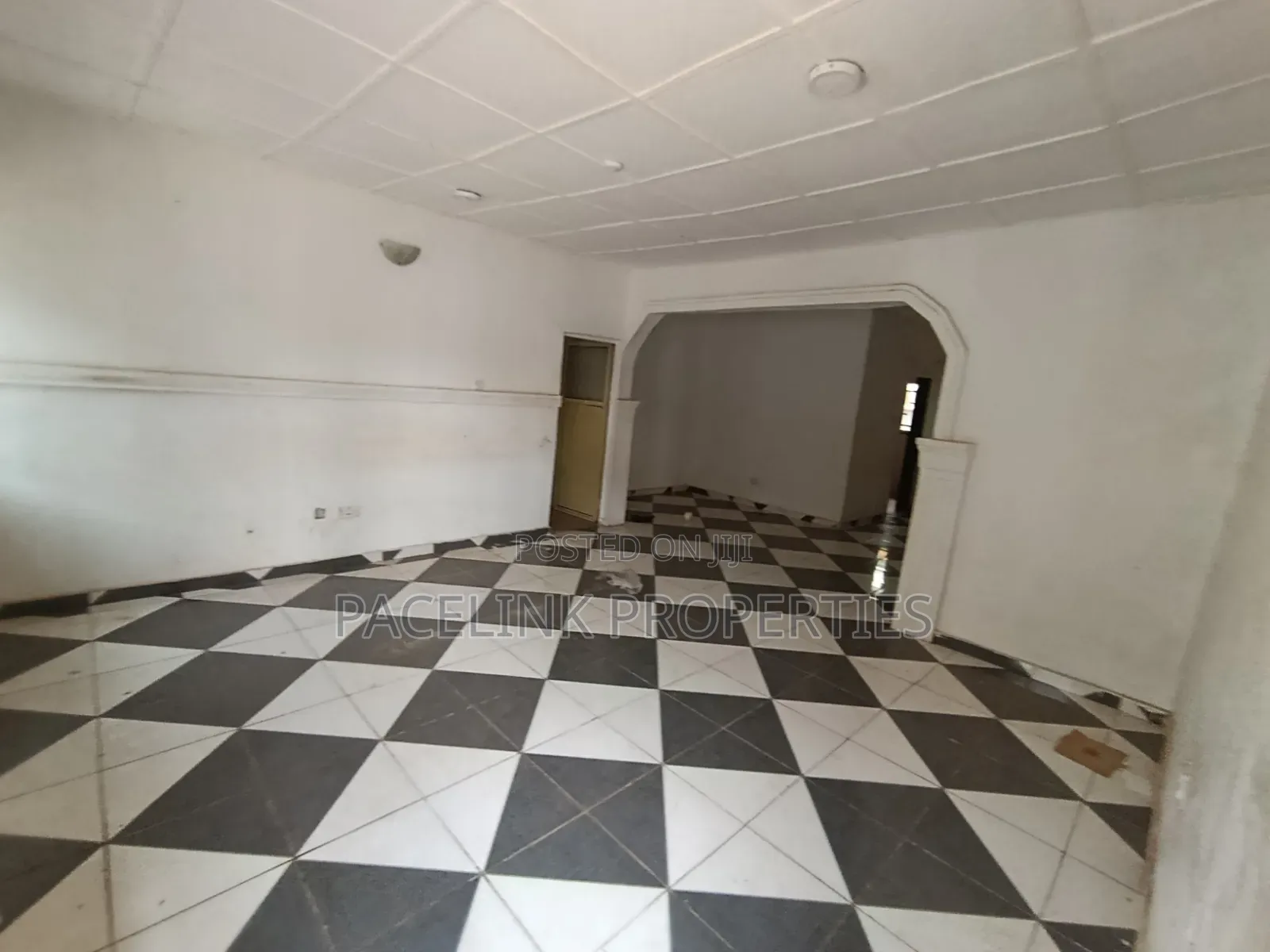 A Very Standard 3 No's of 2 Bedroom Flat All Rooms Ensuit Big Sitting