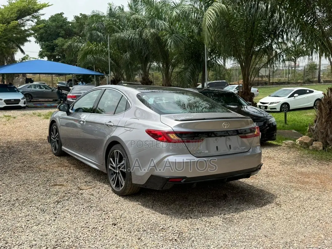 New Toyota Camry SE 2025 Gray