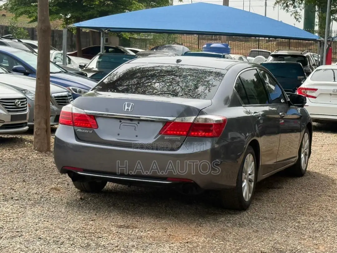 Honda Accord Touring V-6 4dr Sedan (3.5L 6cyl 6A) 2014 Gray