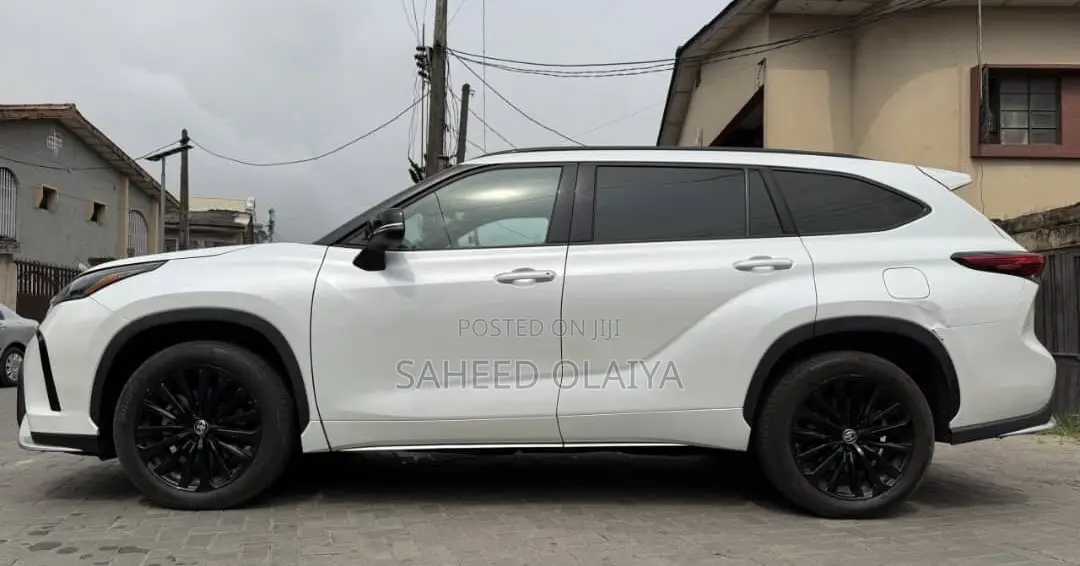 Toyota Highlander XSE AWD 2023 White