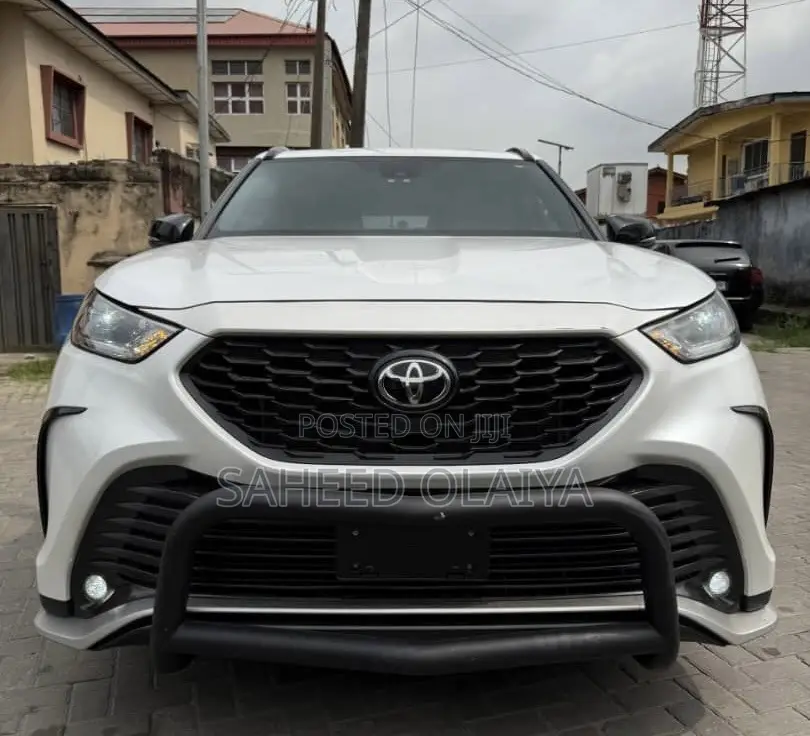 Toyota Highlander XSE AWD 2023 White