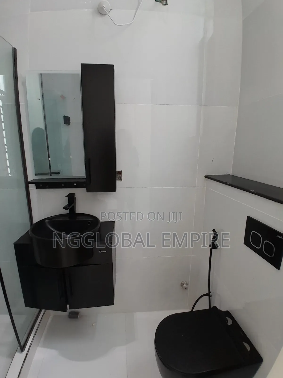 5bdrm Duplex in Orchid Road, Off Lekki-Epe Expressway for sale