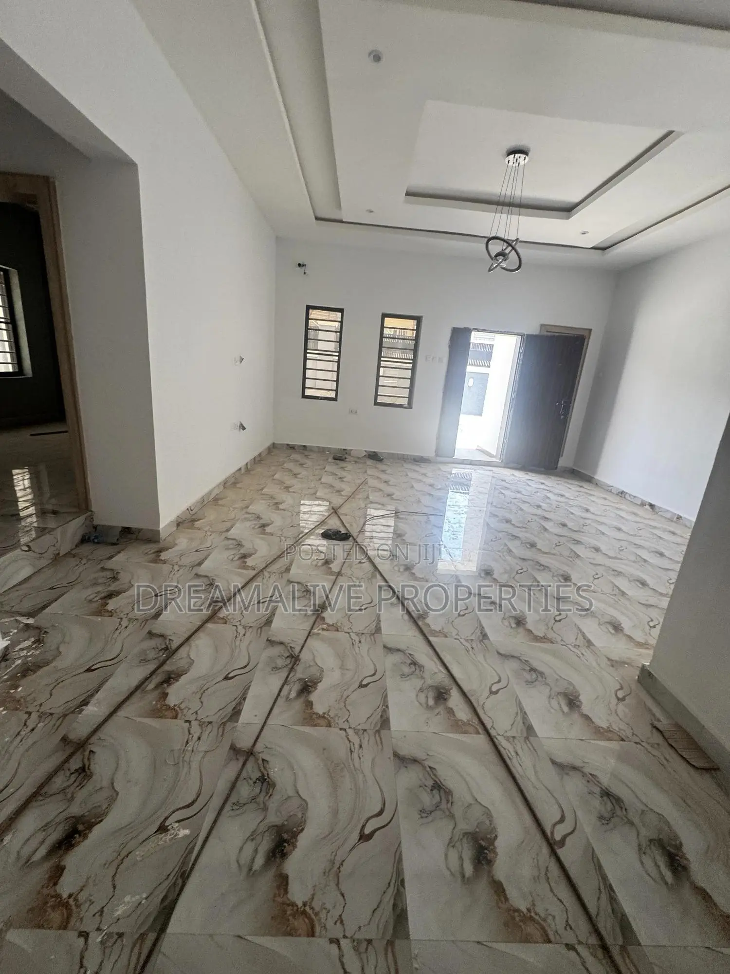 3bdrm Bungalow in Efab Queens, Karsana for rent