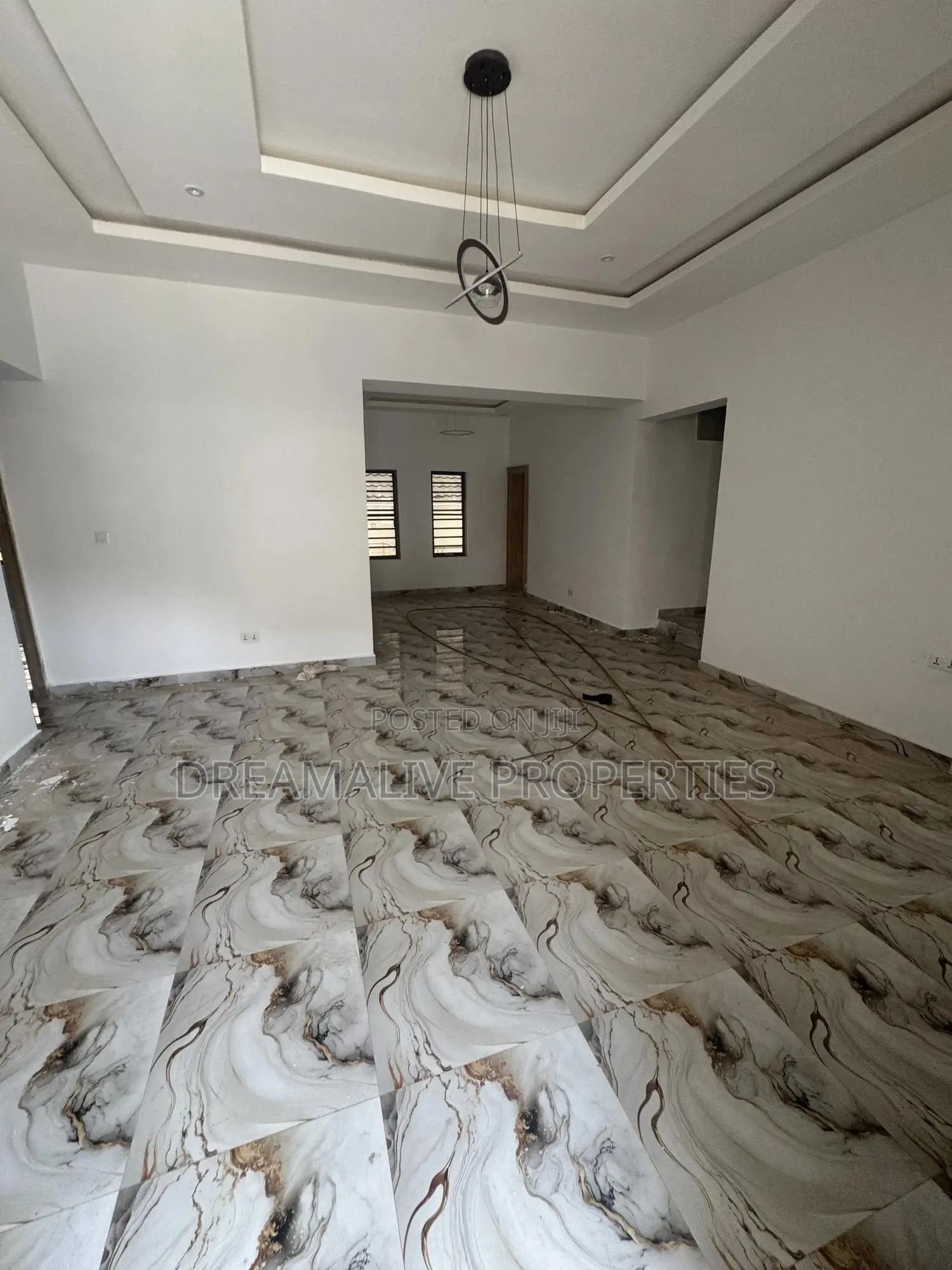 3bdrm Bungalow in Efab Queens, Karsana for rent