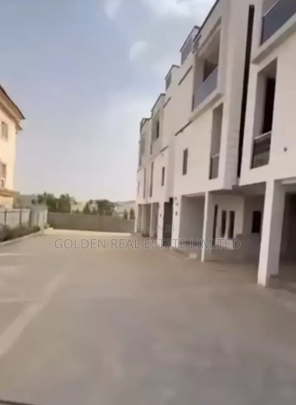 5bdrm Duplex in Wuye for rent