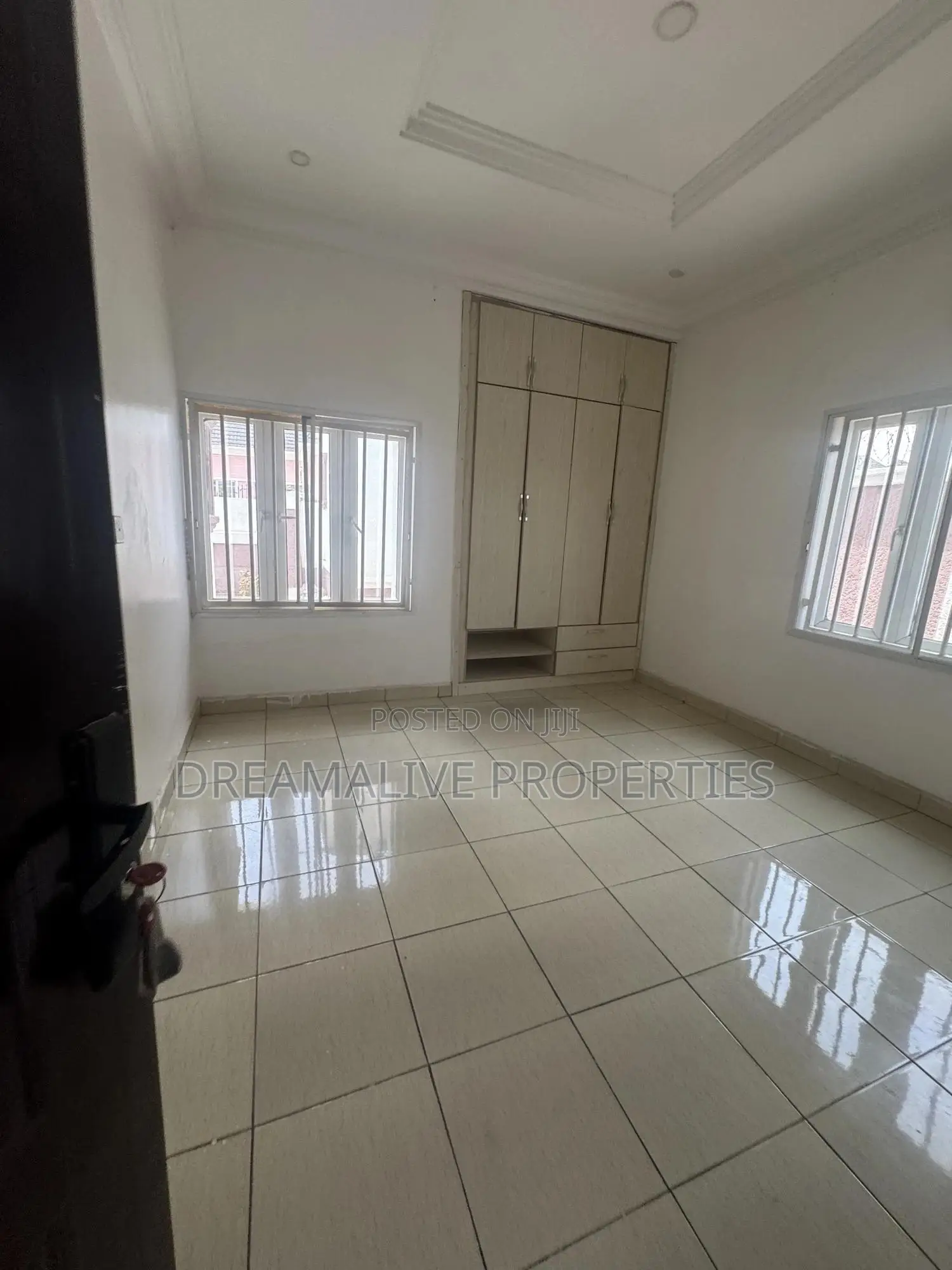 3bdrm Bungalow in Efab Queens, Karsana for rent