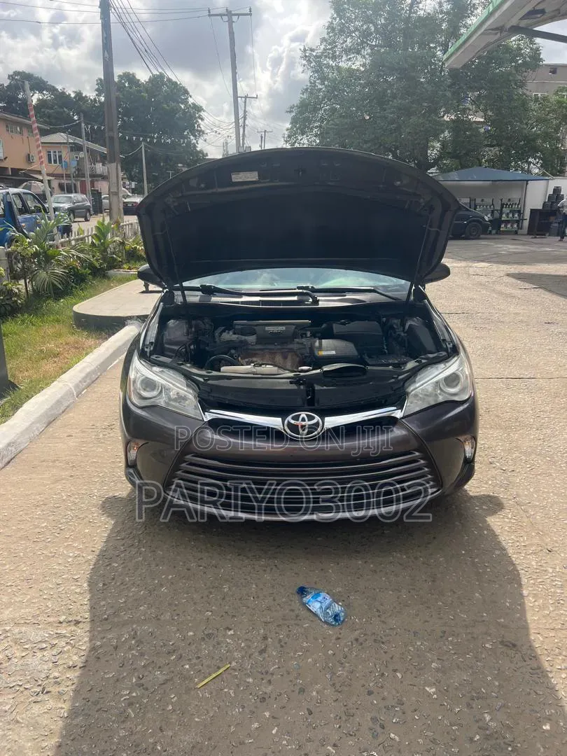 Toyota Camry LE 4dr Sedan (2.5L 4cyl 6A) 2016 Gray