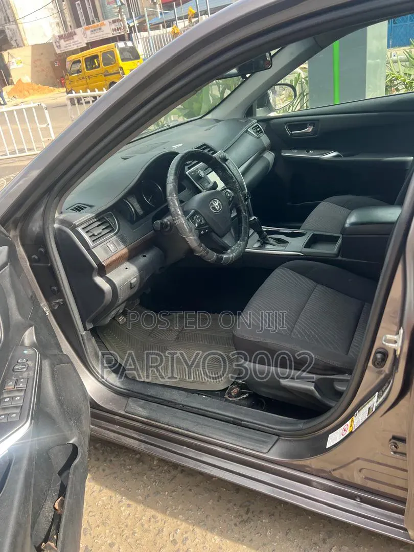 Toyota Camry LE 4dr Sedan (2.5L 4cyl 6A) 2016 Gray