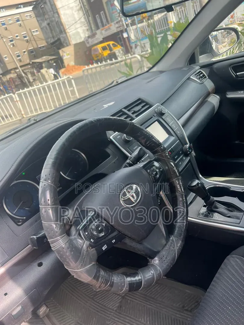 Toyota Camry LE 4dr Sedan (2.5L 4cyl 6A) 2016 Gray
