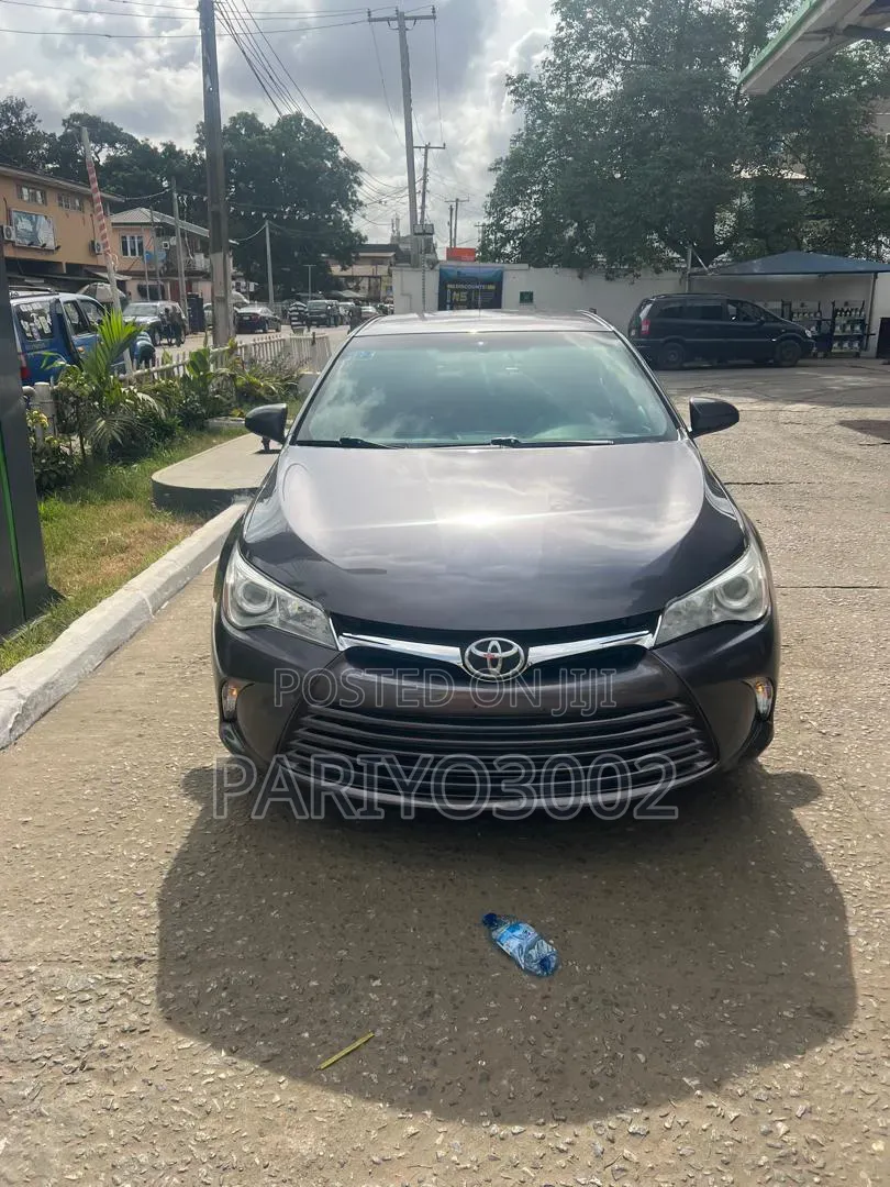 Toyota Camry LE 4dr Sedan (2.5L 4cyl 6A) 2016 Gray