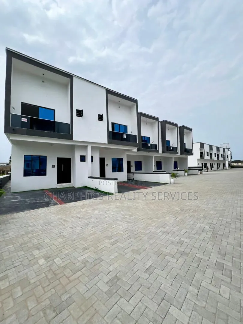 3bdrm Duplex in Lekki Phase 2 for sale