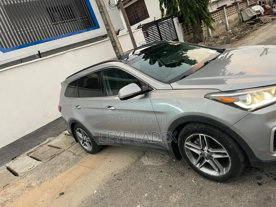 Hyundai Santa Fe Limited Ultimate AWD 2017 Silver