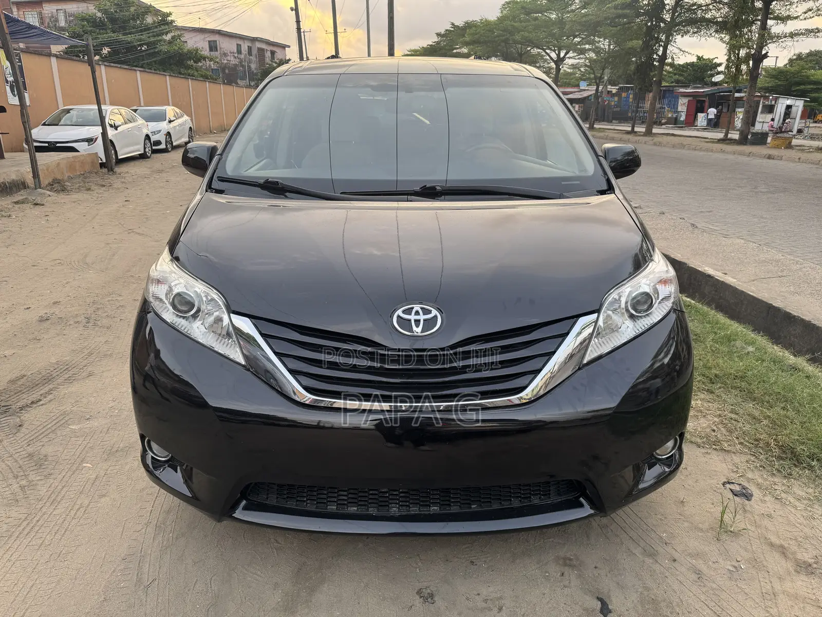 Toyota Sienna LE 8 Passenger (3.5L 6cyl 8A) 2017 Black