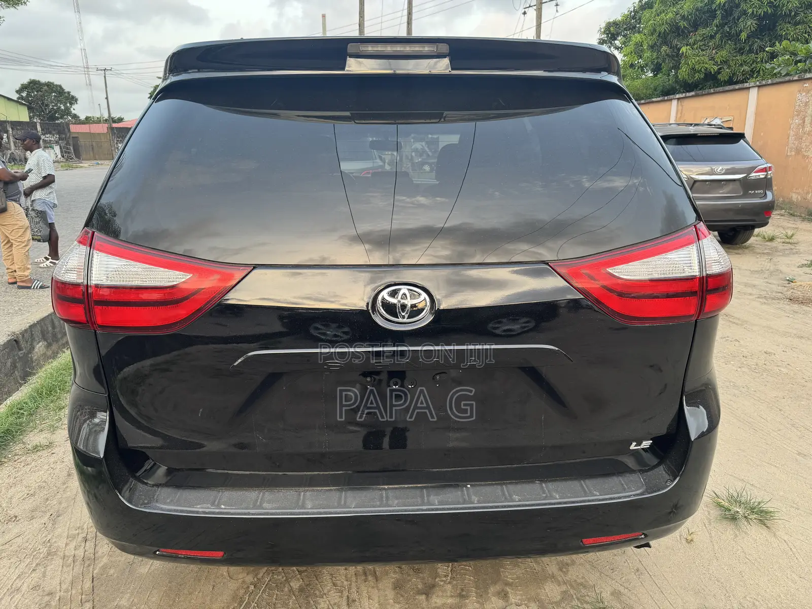 Toyota Sienna LE 8 Passenger (3.5L 6cyl 8A) 2017 Black