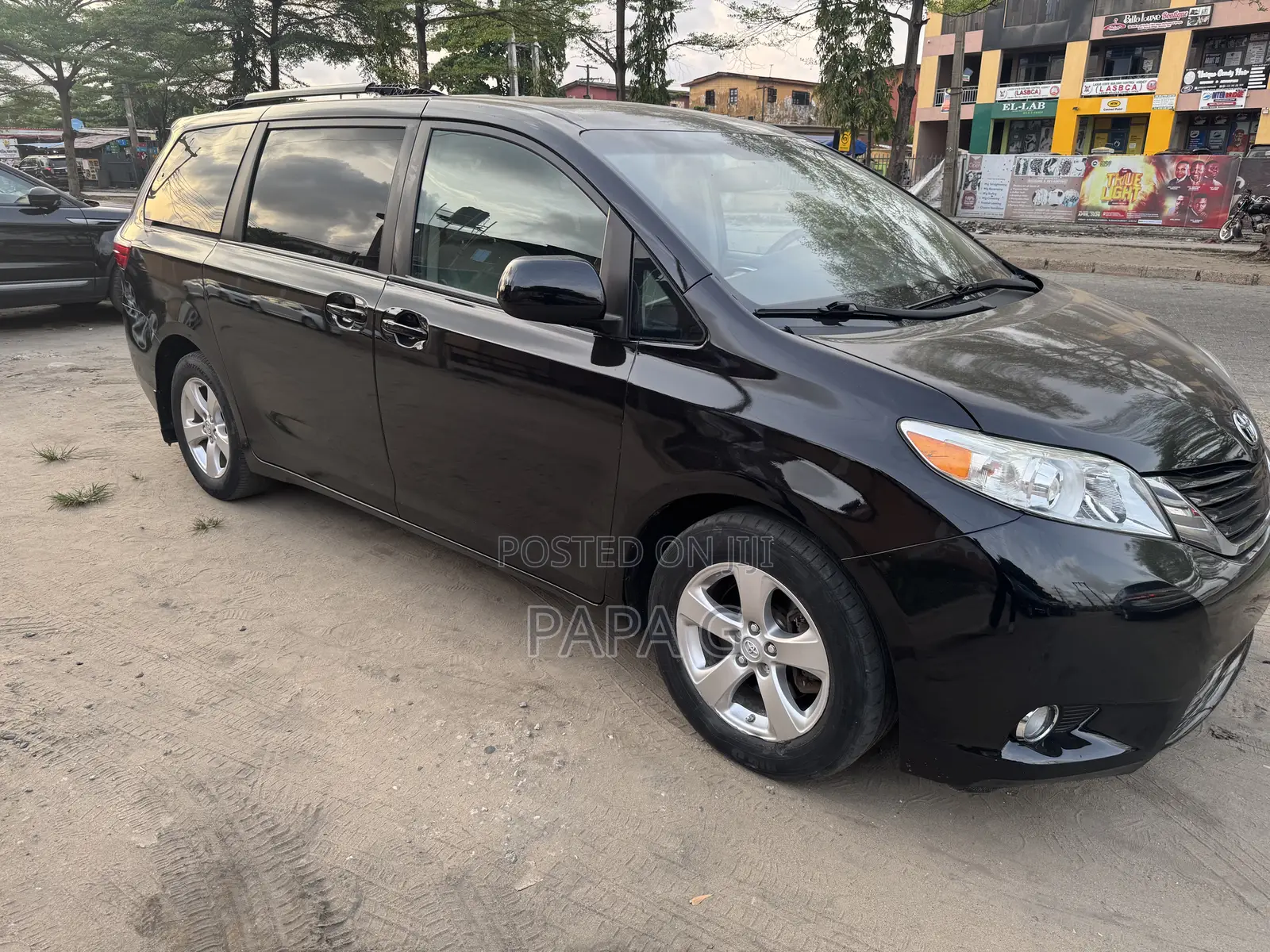 Toyota Sienna LE 8 Passenger (3.5L 6cyl 8A) 2017 Black