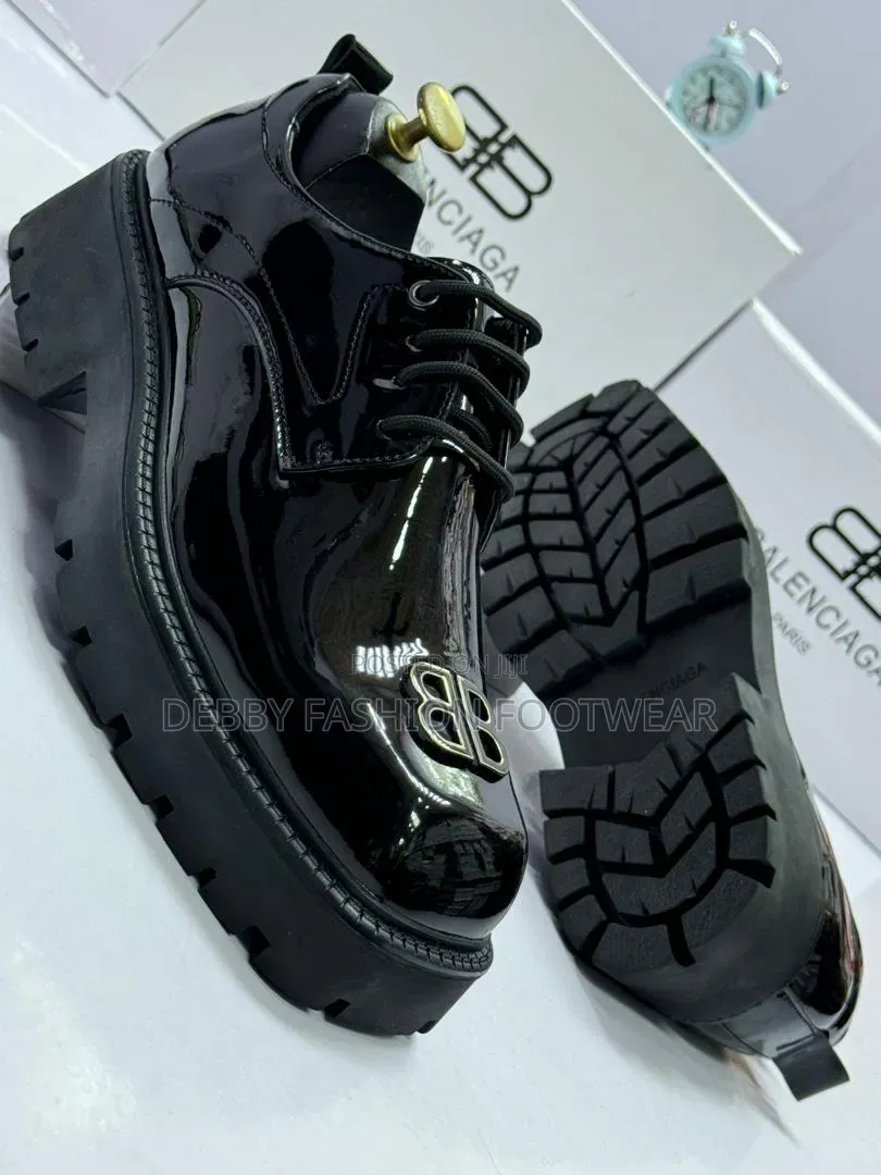 Step Up in Style With Balenciaga Premium Men’S Shoes!