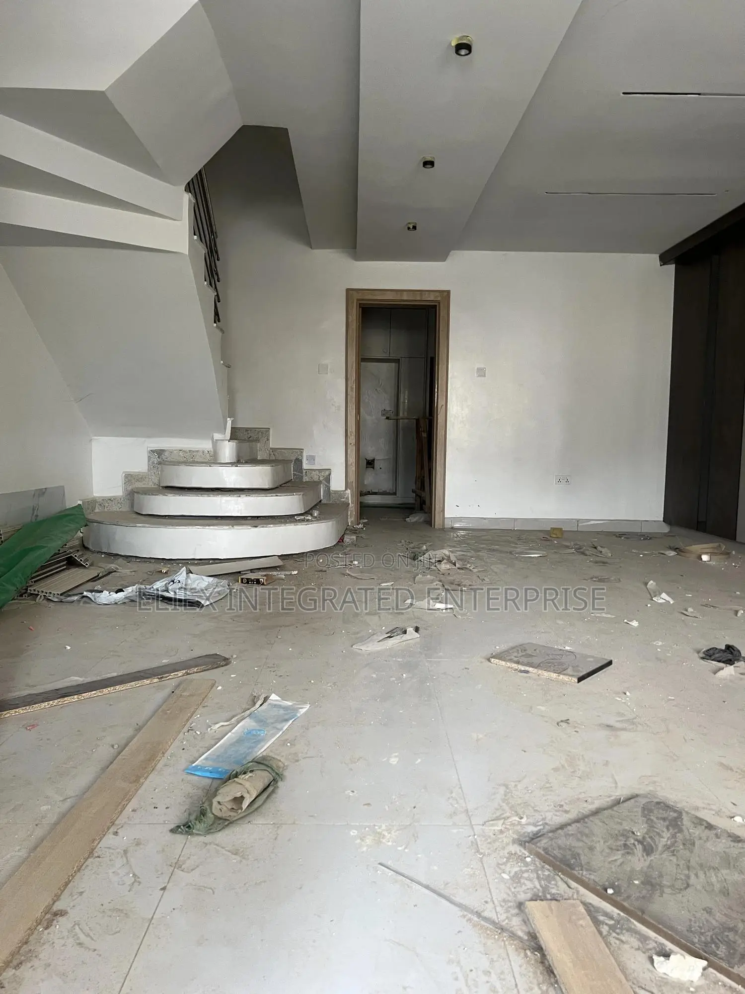 5bdrm Townhouse / Terrace in Asokoro Main for rent