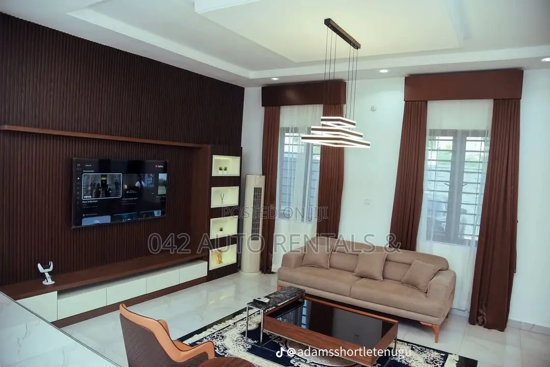 Exquisite Luxury 3 Bedroom Bungalow