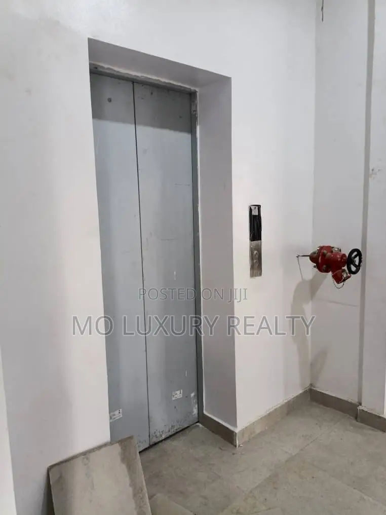 3bdrm Apartment in Lekki Phase 1 for rent