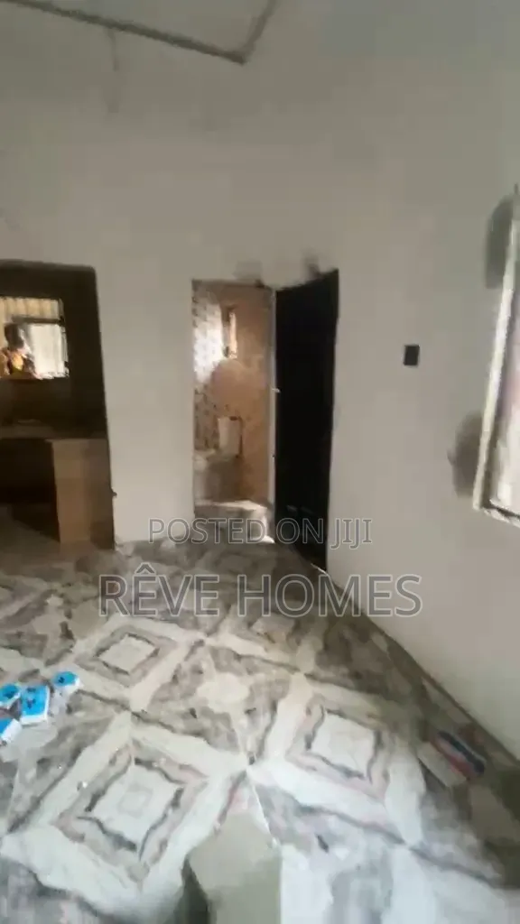 Studio Apartment in Williams, New Garage / Gbagada for rent