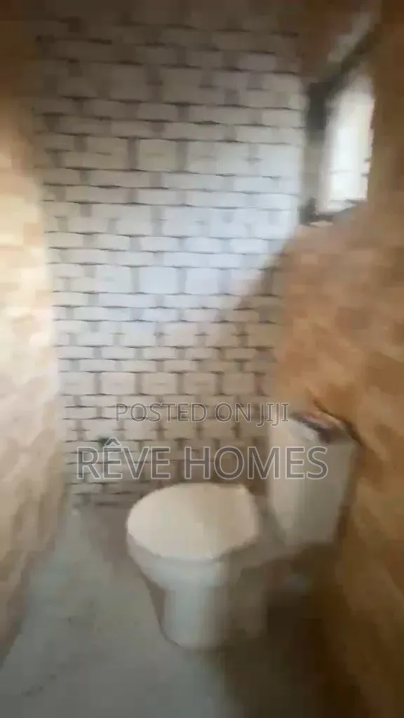 Studio Apartment in Williams, New Garage / Gbagada for rent