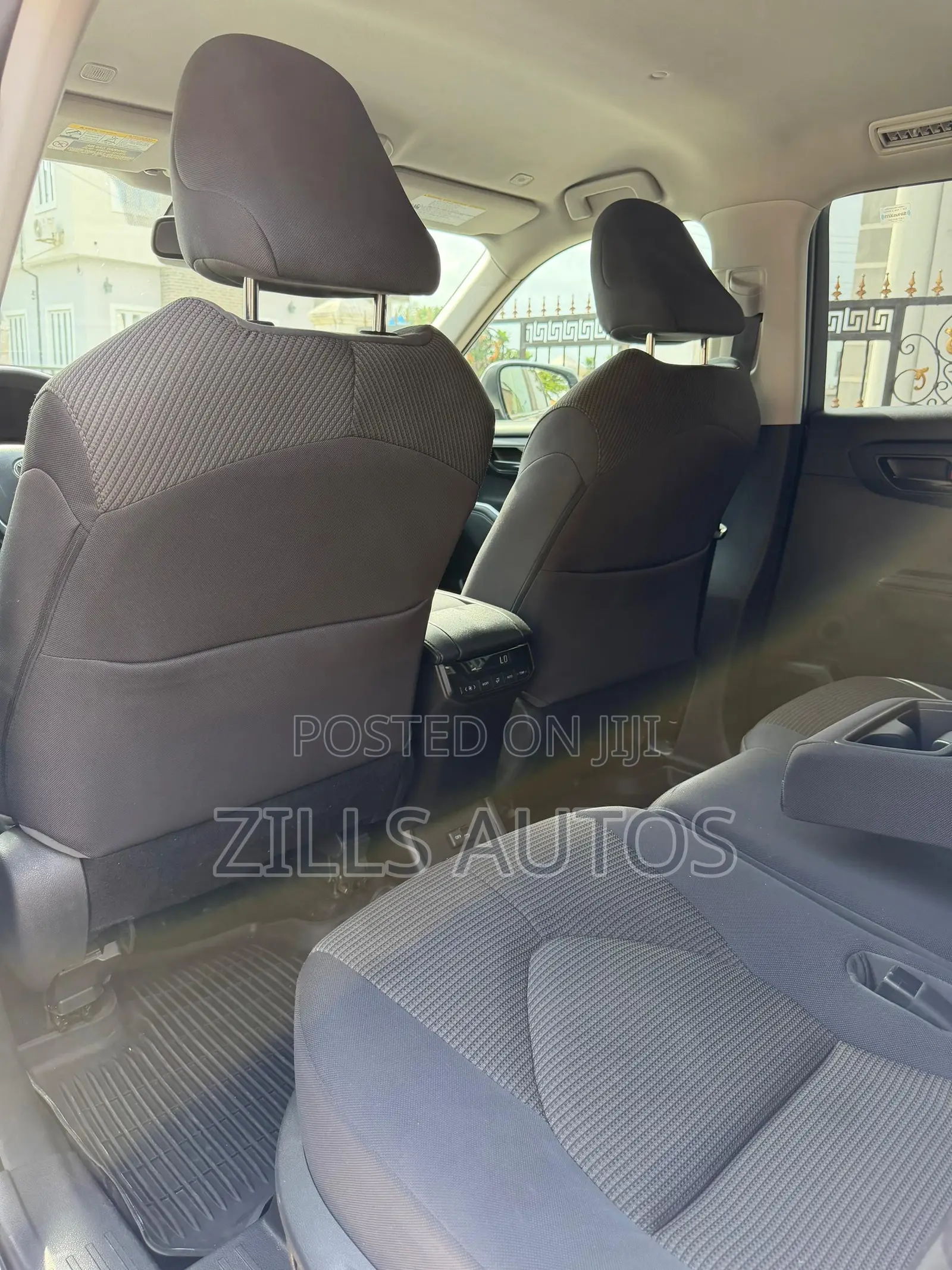 Toyota Highlander XLE AWD 2023 Silver