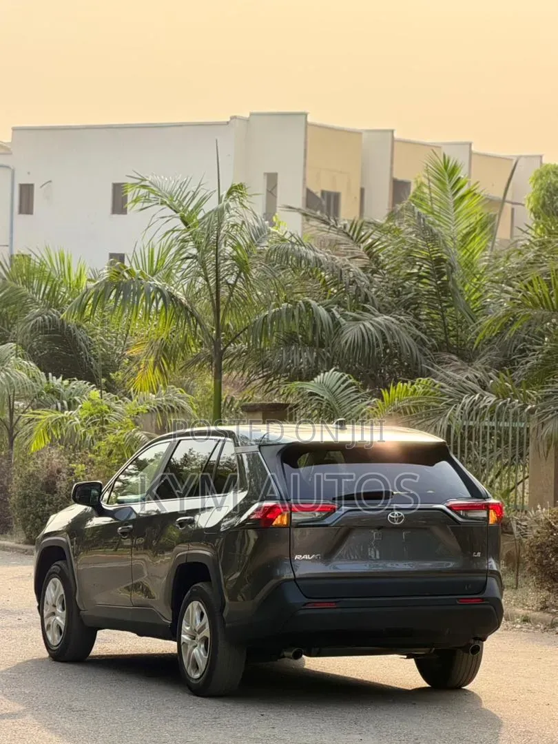Toyota RAV4 LE AWD 2023 Gray