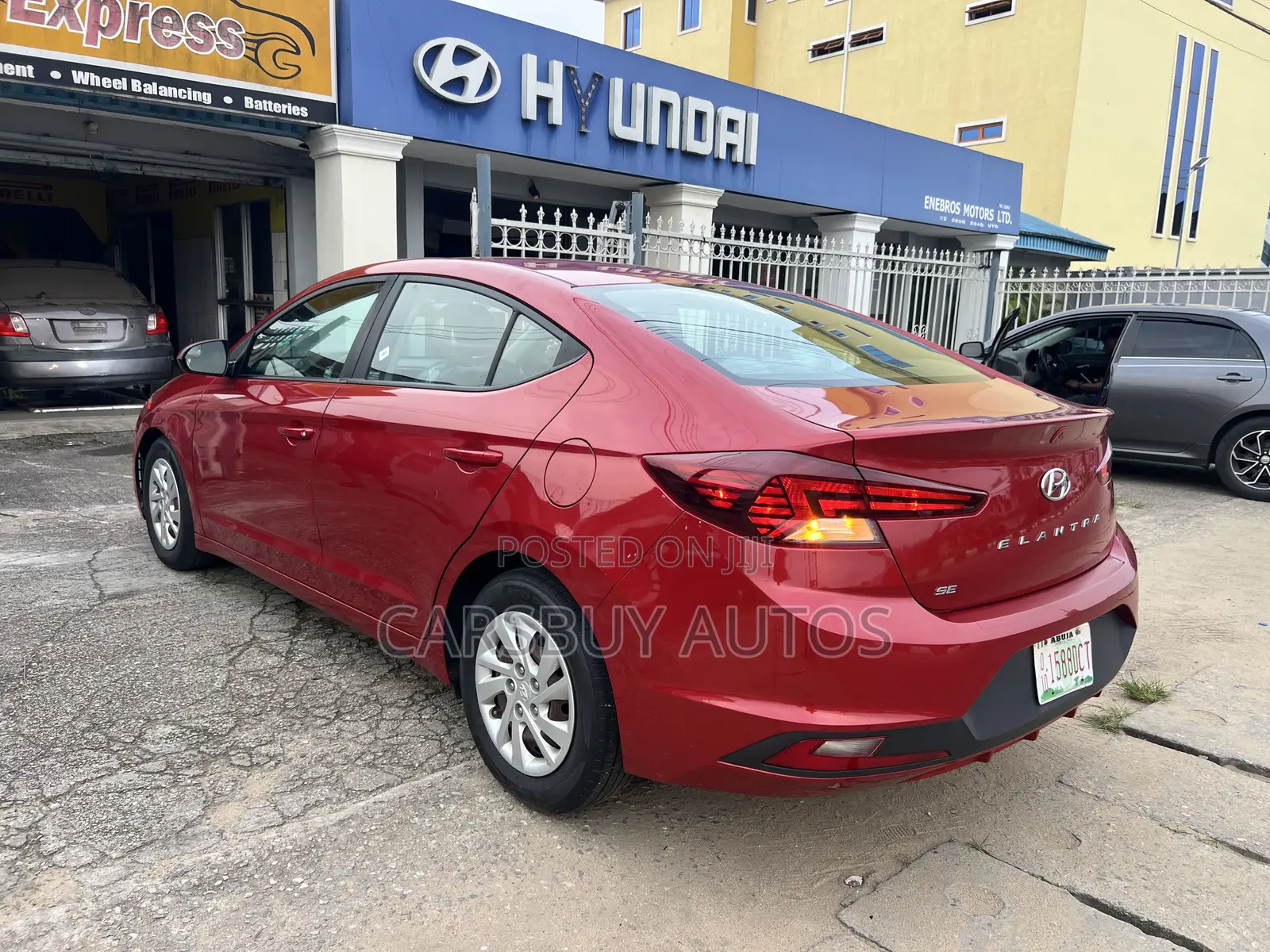 Hyundai Elantra SE 2019 Red
