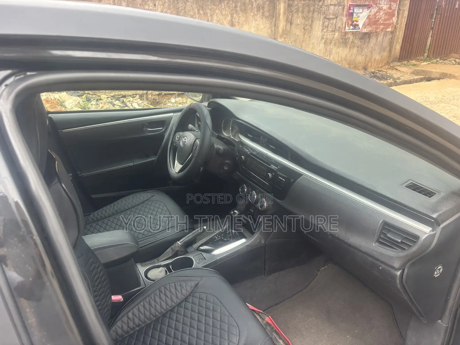 Toyota Corolla LE Eco 4dr Sedan (1.8L 4cyl CVT) 2015 Black