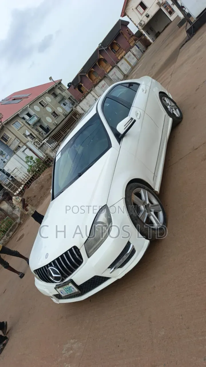 Mercedes-Benz C300 2009 White