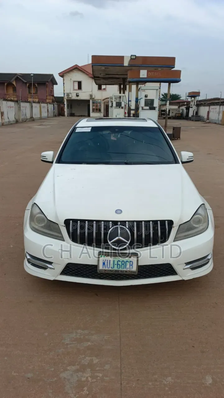 Mercedes-Benz C300 2009 White