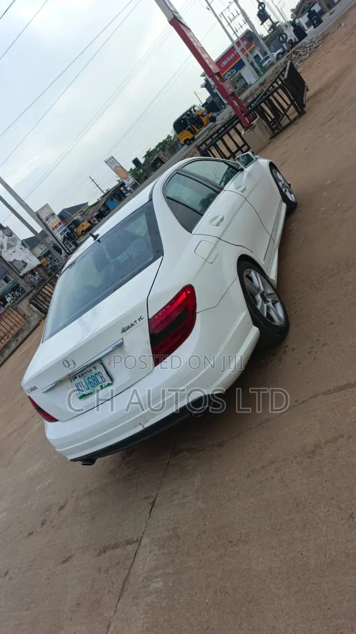 Mercedes-Benz C300 2009 White