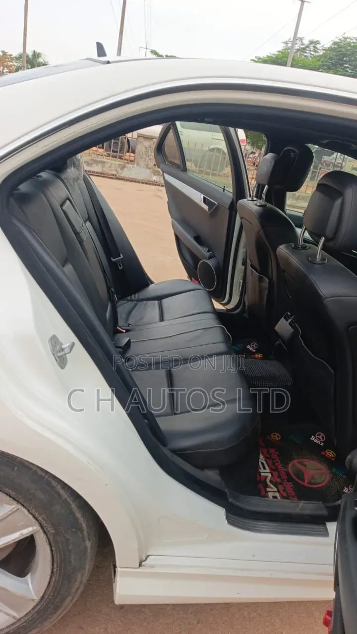 Mercedes-Benz C300 2009 White