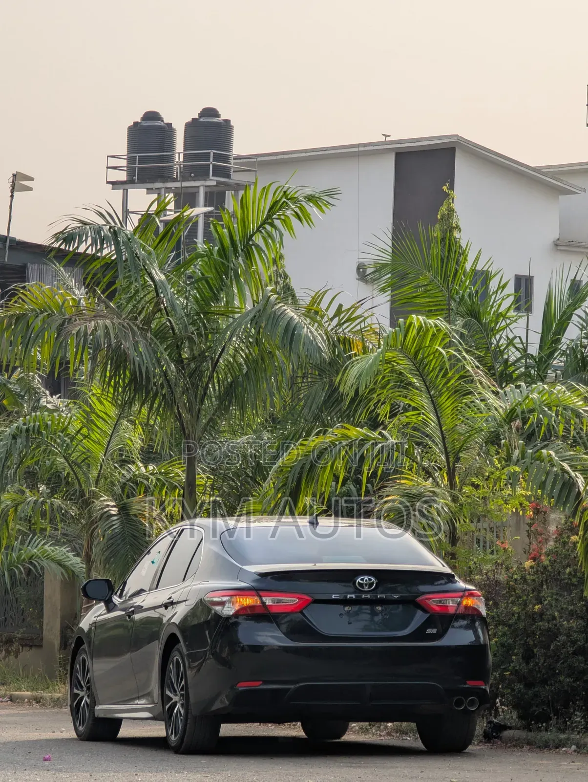 Toyota Camry SE FWD 2020 Blue