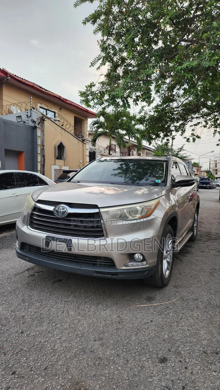Toyota Highlander Limited 4dr SUV AWD (3.5L 6cyl 6A) 2015 Gold