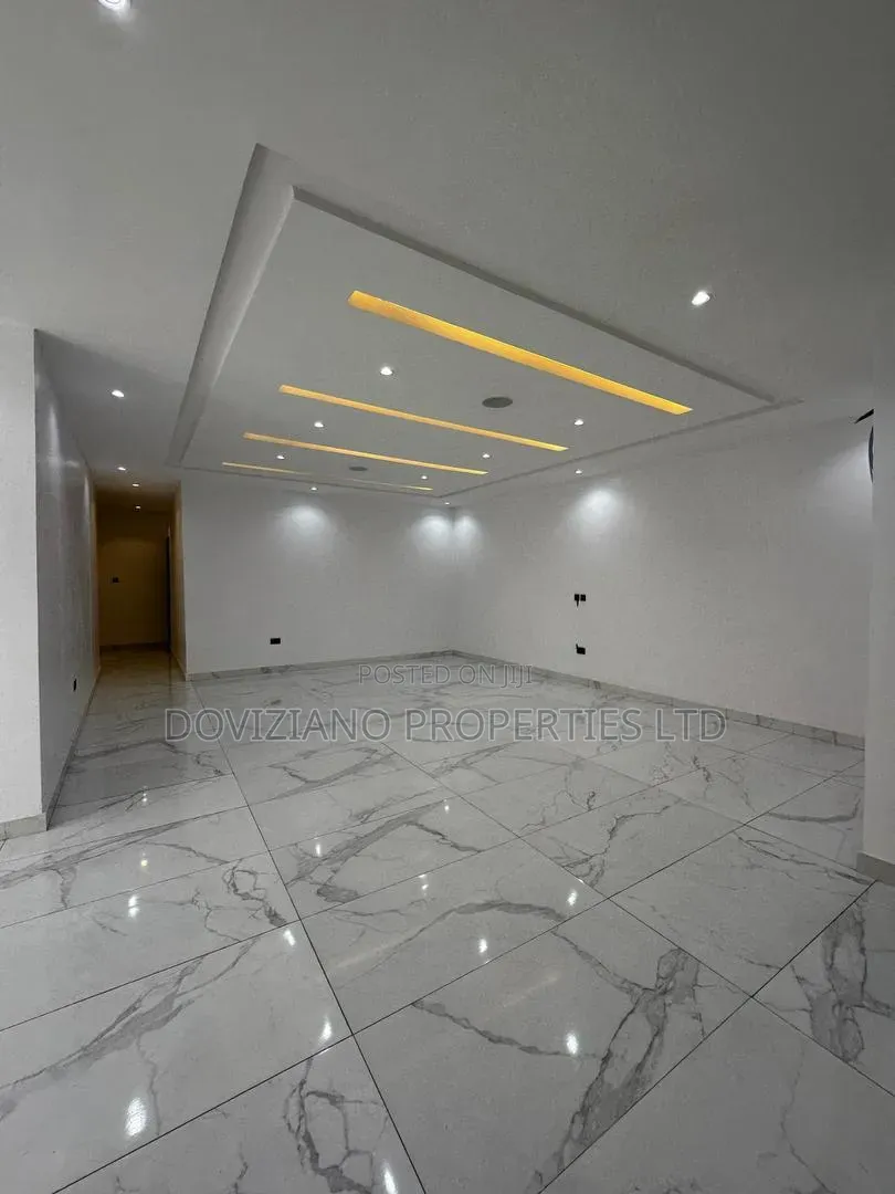3bdrm Apartment in Lekki Phase 1 for rent